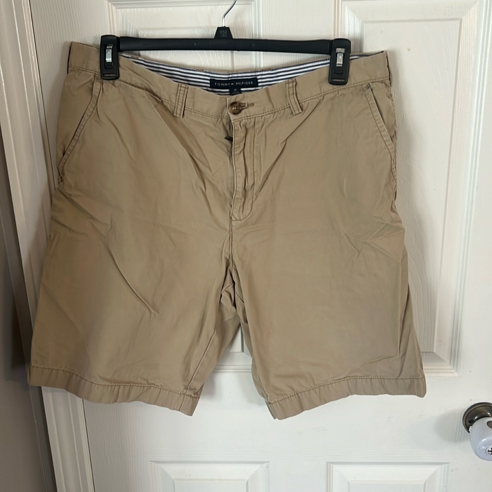 Tommy Hilfiger size 38 khaki shorts